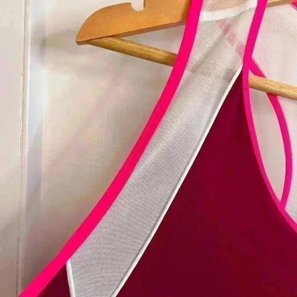 BNWT Prince Tank in Burgundy, Pink and White Size M/L - Picture 4 of 8